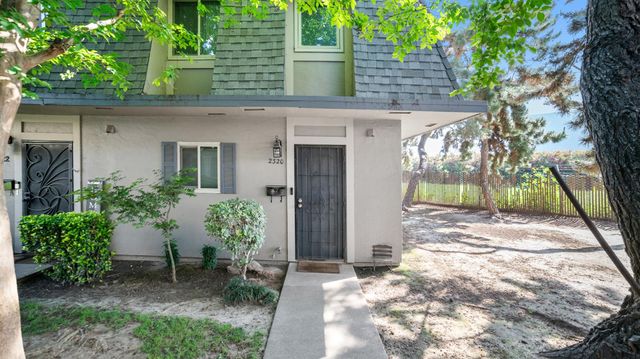 2320 W Turner Rd, Lodi, CA 95242