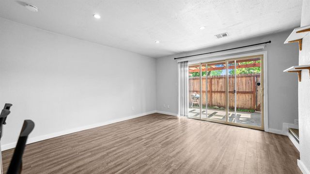 2320 W Turner Rd, Lodi, CA 95242
