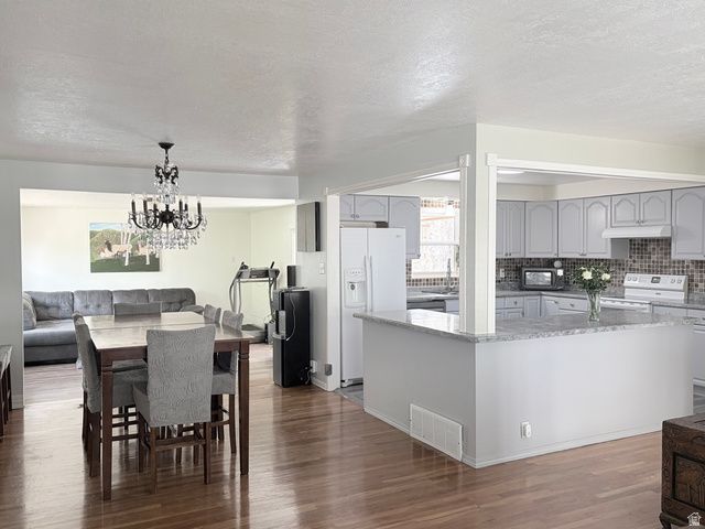 685 LAVINA DR, South Ogden, UT 84403