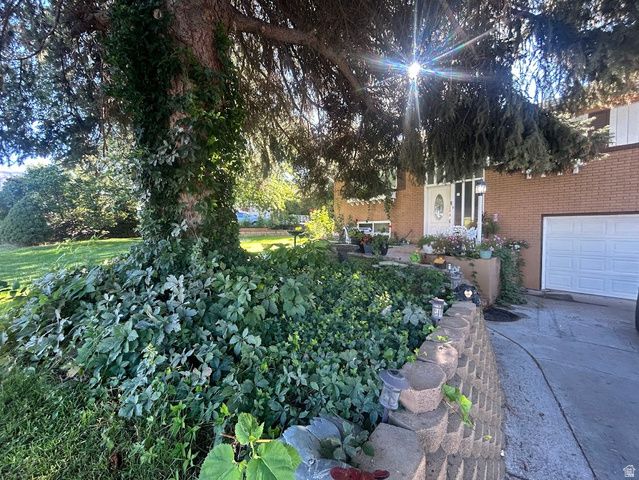 685 LAVINA DR, South Ogden, UT 84403