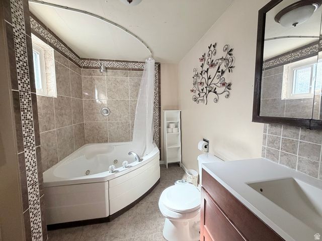 685 LAVINA DR, South Ogden, UT 84403