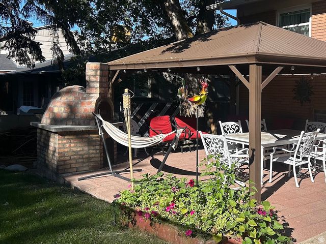 685 LAVINA DR, South Ogden, UT 84403