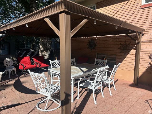 685 LAVINA DR, South Ogden, UT 84403