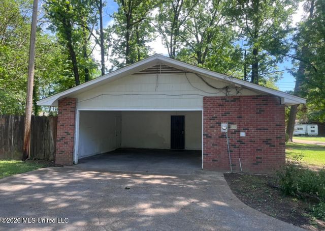 3056 Suncrest Drive, Jackson, MS 39212