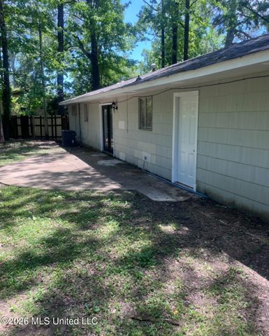 3056 Suncrest Drive, Jackson, MS 39212