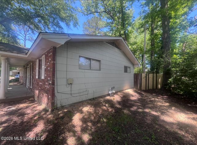 3056 Suncrest Drive, Jackson, MS 39212