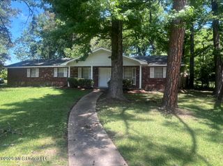 3056 Suncrest Drive, Jackson, MS 39212