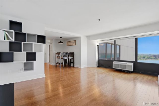 300 Riverfront 24D, Detroit, MI 48226