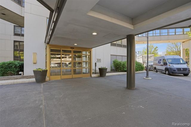 300 Riverfront 24D, Detroit, MI 48226