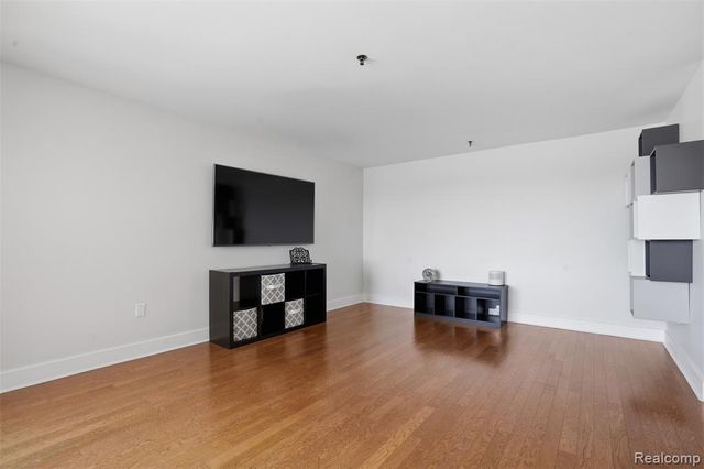 300 Riverfront 24D, Detroit, MI 48226