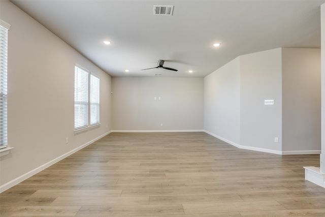 5450 Ridgeway Drive, Haltom City, TX 76137