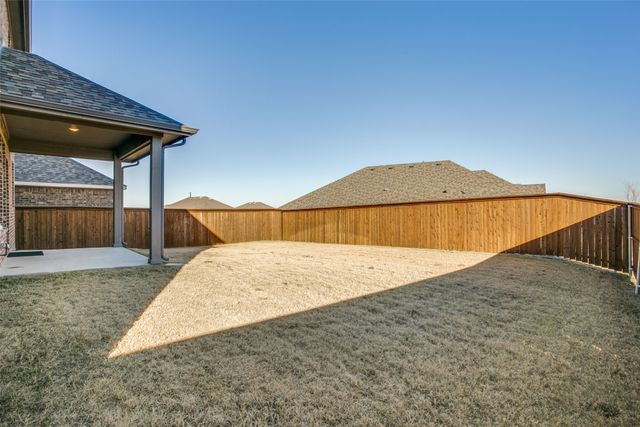 5450 Ridgeway Drive, Haltom City, TX 76137