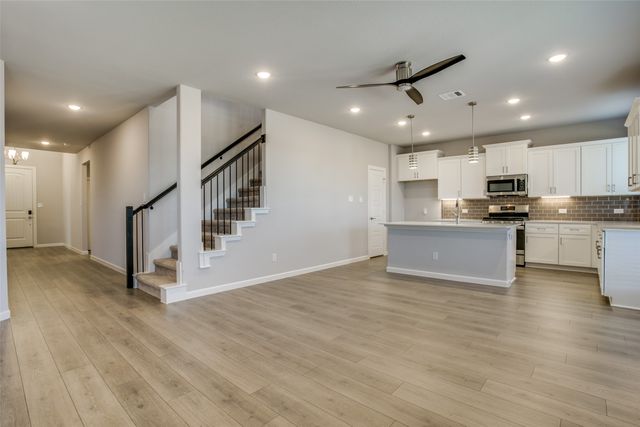 5450 Ridgeway Drive, Haltom City, TX 76137