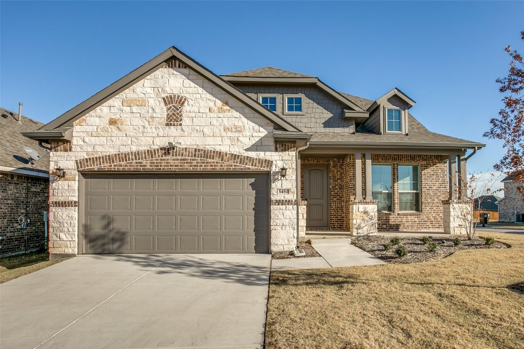 5450 Ridgeway Drive, Haltom City, TX 76137