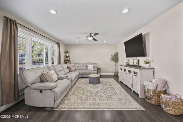 22 Shadyside Avenue, Hazlet, NJ 07730