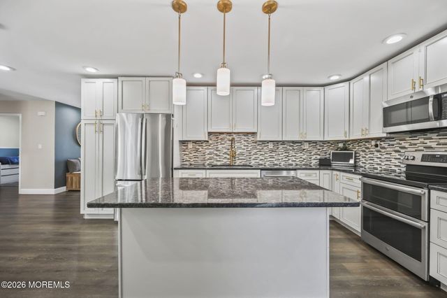 22 Shadyside Avenue, Hazlet, NJ 07730