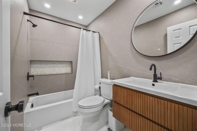 22 Shadyside Avenue, Hazlet, NJ 07730