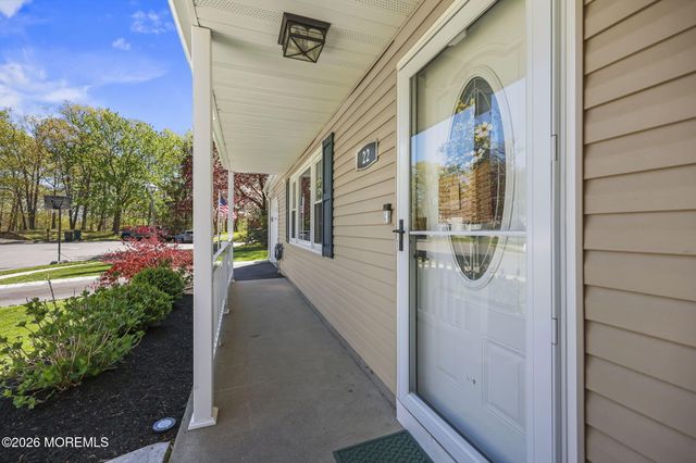22 Shadyside Avenue, Hazlet, NJ 07730