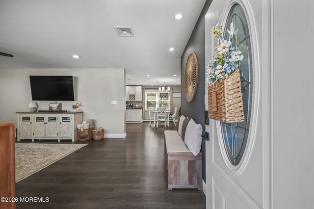 22 Shadyside Avenue, Hazlet, NJ 07730