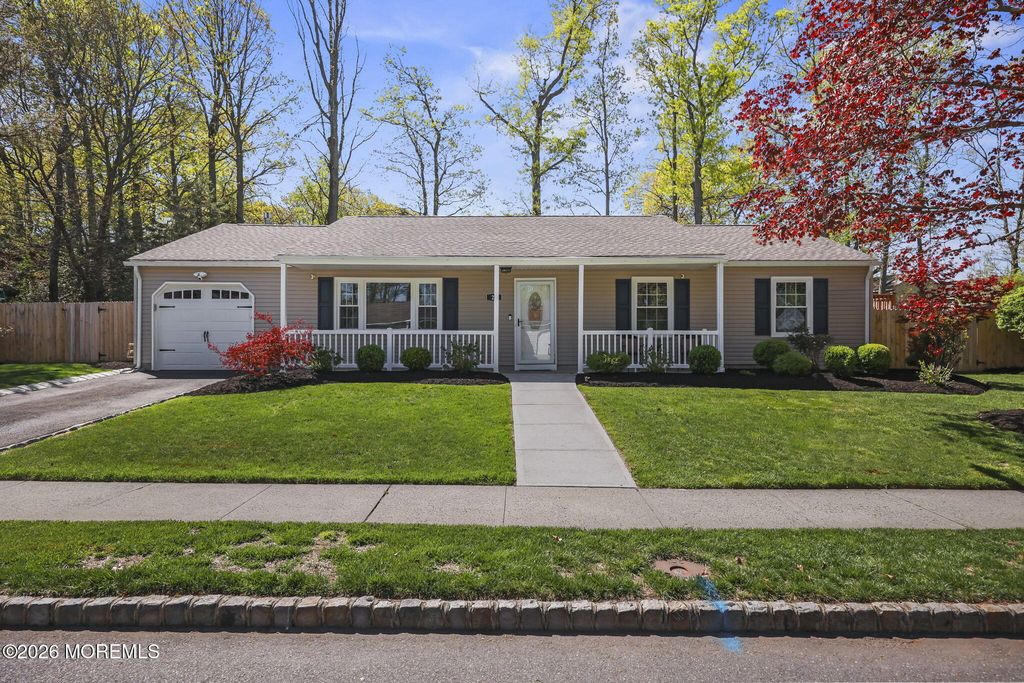 22 Shadyside Avenue, Hazlet, NJ 07730