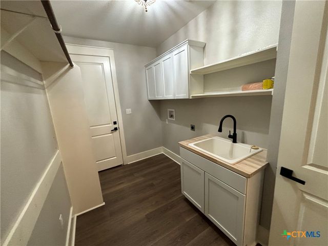 110 Hiram Cook, Blanco, TX 78606