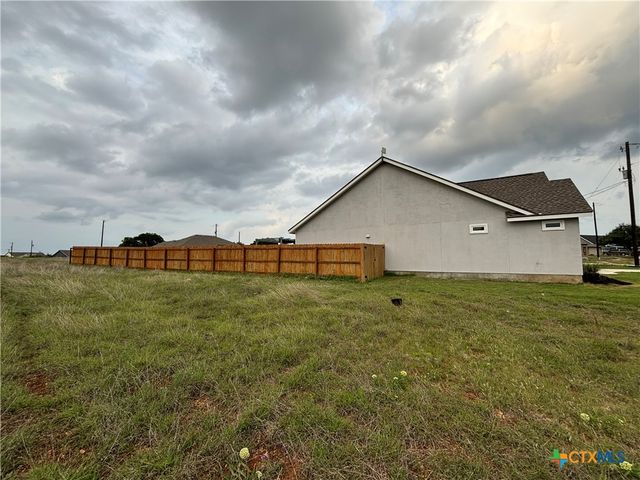 110 Hiram Cook, Blanco, TX 78606