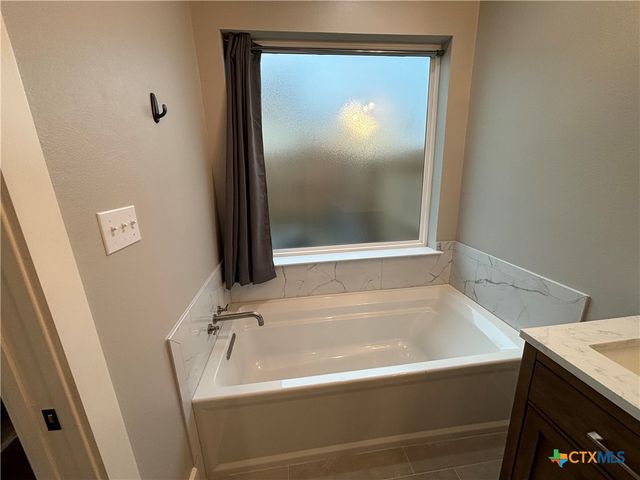 110 Hiram Cook, Blanco, TX 78606