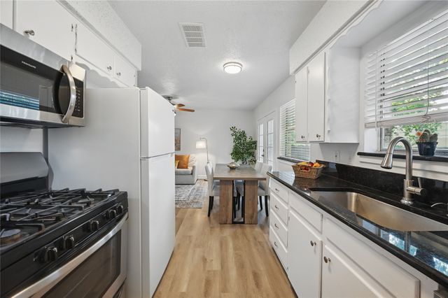 528 Chambers Street, Denton, TX 76205