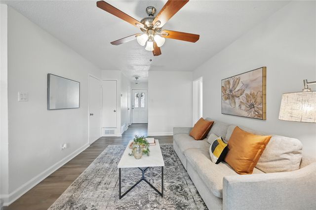 528 Chambers Street, Denton, TX 76205