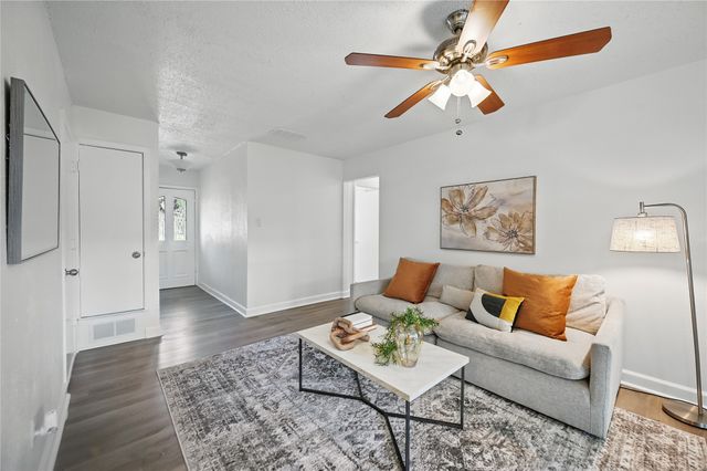 528 Chambers Street, Denton, TX 76205