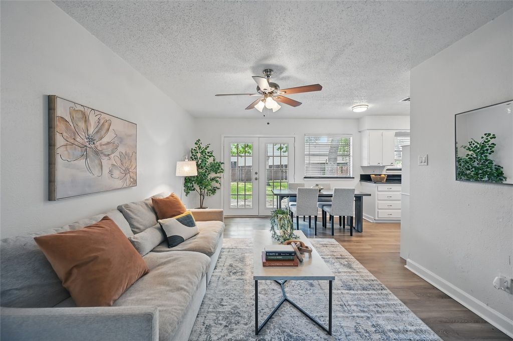 528 Chambers Street, Denton, TX 76205