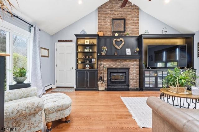 24 Powhatatan Way, Mount Olive Twp., NJ 07840