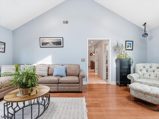 24 Powhatatan Way, Mount Olive Twp., NJ 07840