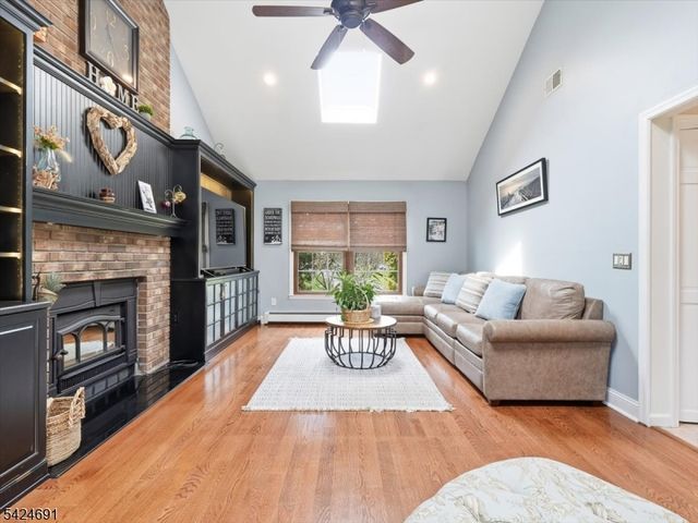 24 Powhatatan Way, Mount Olive Twp., NJ 07840