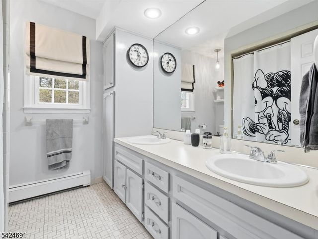 24 Powhatatan Way, Mount Olive Twp., NJ 07840