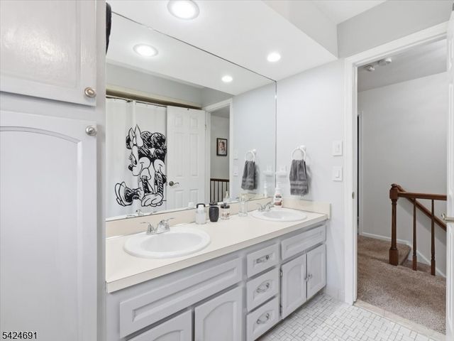 24 Powhatatan Way, Mount Olive Twp., NJ 07840