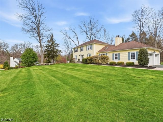 24 Powhatatan Way, Mount Olive Twp., NJ 07840