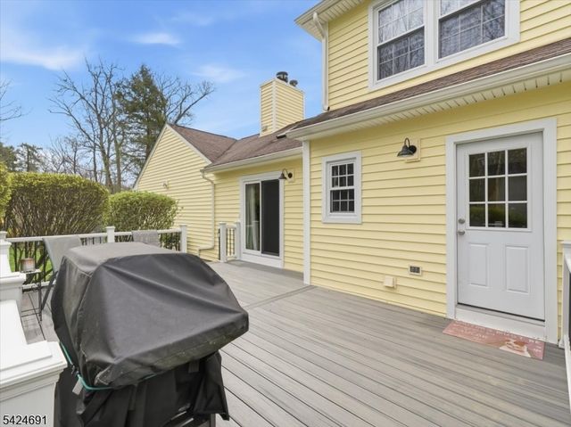 24 Powhatatan Way, Mount Olive Twp., NJ 07840