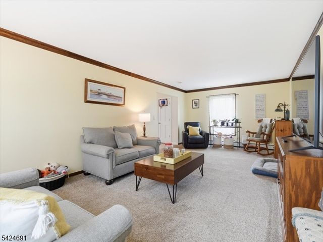 24 Powhatatan Way, Mount Olive Twp., NJ 07840