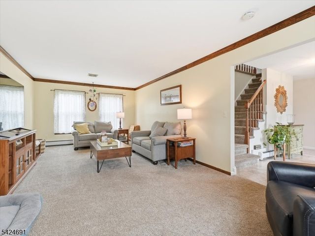 24 Powhatatan Way, Mount Olive Twp., NJ 07840