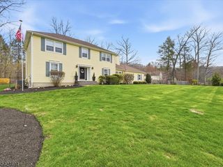 24 Powhatatan Way, Mount Olive Twp., NJ 07840
