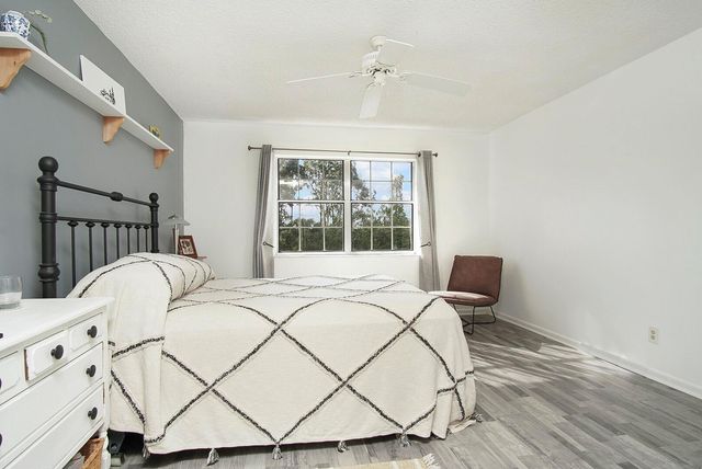 1203 S Lakes End Drive E-2, Fort Pierce, FL 34982