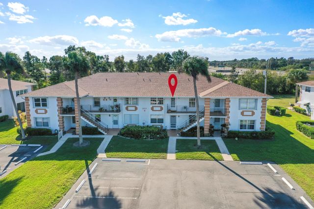 1203 S Lakes End Drive E-2, Fort Pierce, FL 34982