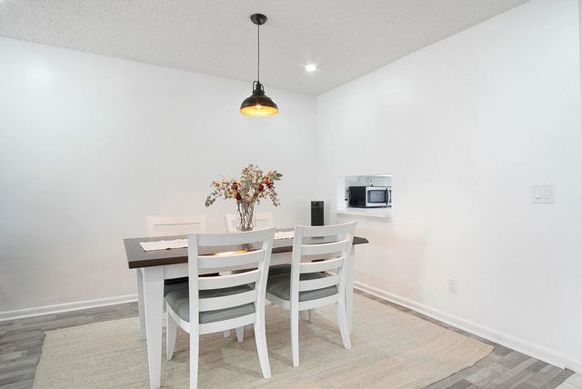 1203 S Lakes End Drive E-2, Fort Pierce, FL 34982