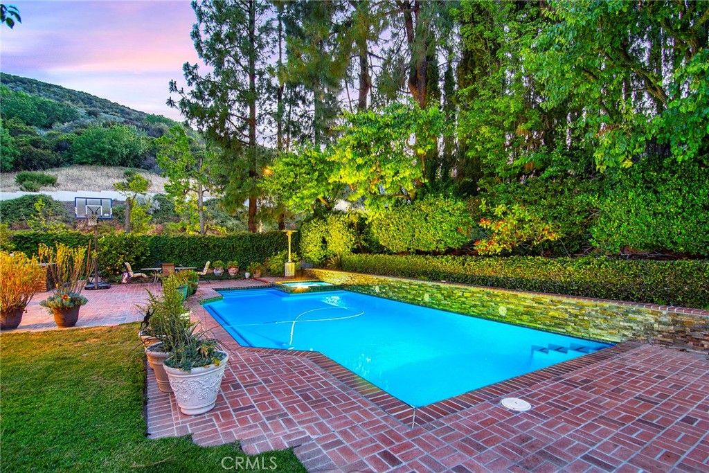 Image 38 of property listing at 29551 Weeping Willow, Agoura Hills, CA 91301