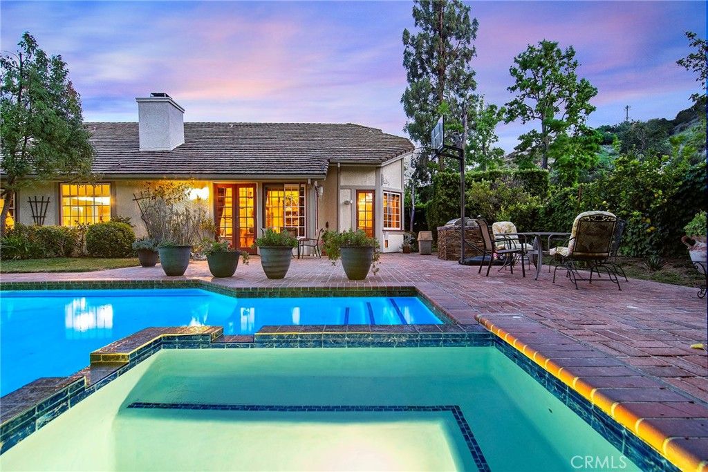 Image 5 of property listing at 29551 Weeping Willow, Agoura Hills, CA 91301