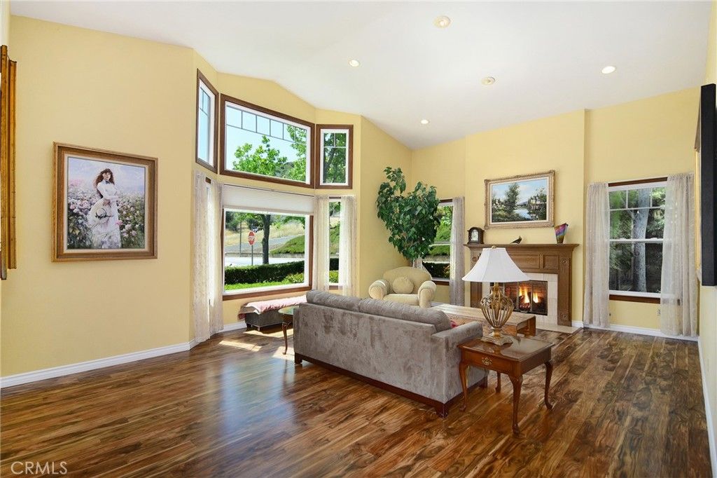 Image 9 of property listing at 29551 Weeping Willow, Agoura Hills, CA 91301