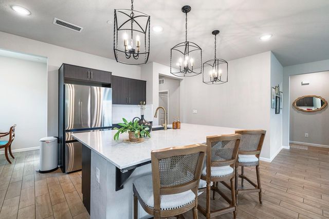 565 Traverse Drive S, Madera, CA 93636