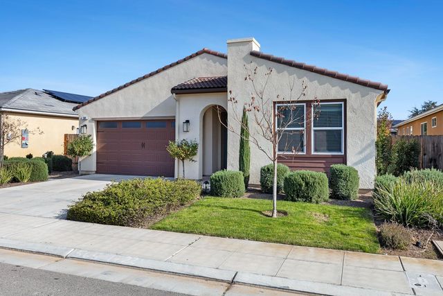 565 Traverse Drive S, Madera, CA 93636