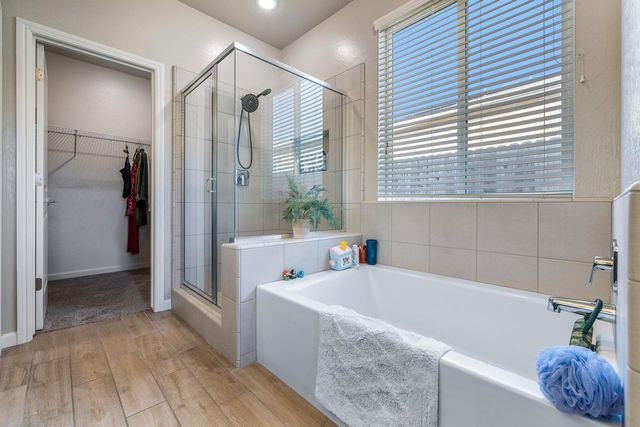 565 Traverse Drive S, Madera, CA 93636